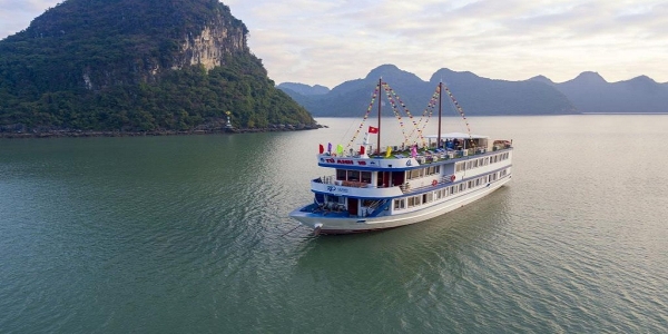 LA PACI CRUISE- LAN HA BAY