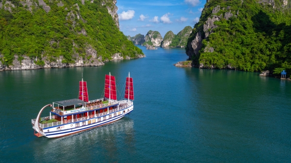 HALONG AMAZING SAILS LUXURY DAY CRUISE