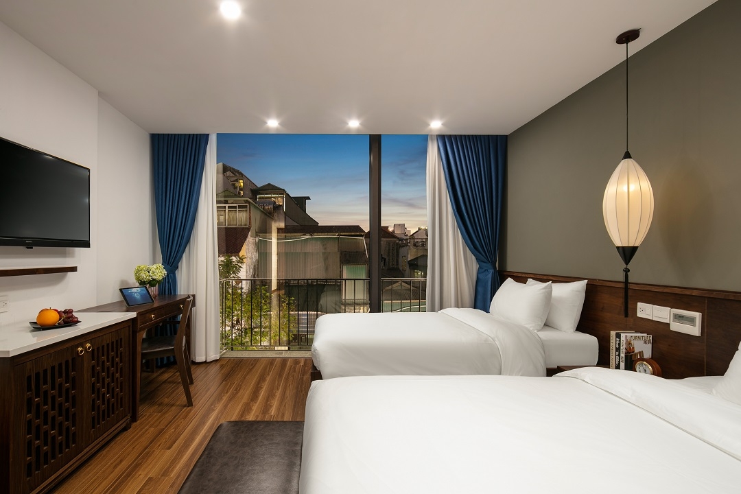 Suite connecting with Balcony